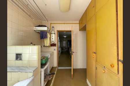 Casa à venda com 300m², 3 quartos e 2 vagasÁrea de Serviço