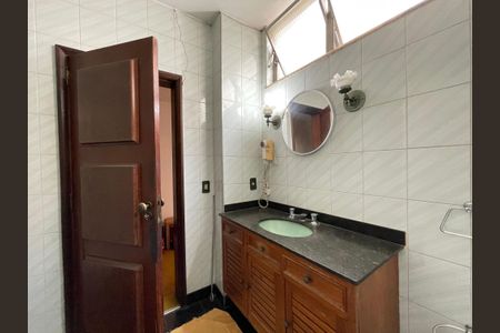 Casa à venda com 300m², 3 quartos e 2 vagasBanheiro Social