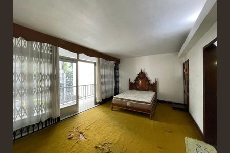 Casa à venda com 300m², 3 quartos e 2 vagasSuíte