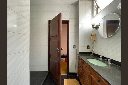 Casa à venda com 300m², 3 quartos e 2 vagasBanheiro Social