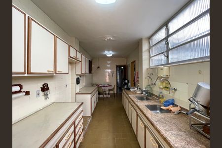Casa à venda com 300m², 3 quartos e 2 vagasCozinha