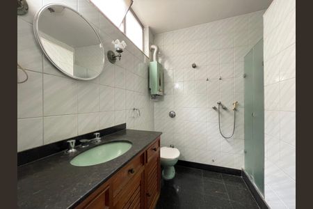 Casa à venda com 300m², 3 quartos e 2 vagasBanheiro Social