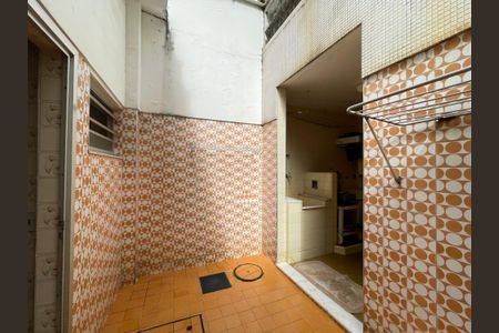 Casa à venda com 300m², 3 quartos e 2 vagasÁrea de Serviço