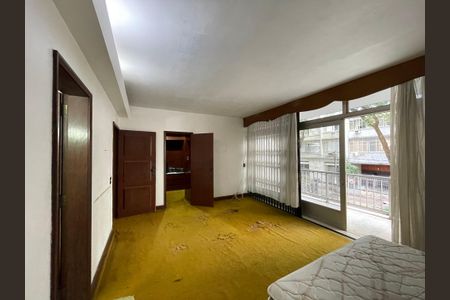 Casa à venda com 300m², 3 quartos e 2 vagasSuíte