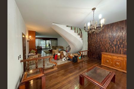 Casa à venda com 300m², 3 quartos e 2 vagasSala