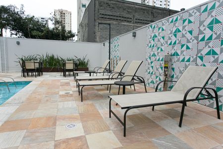 Apartamento à venda com 67m², 2 quartos e sem vagaÁrea comum - Piscina