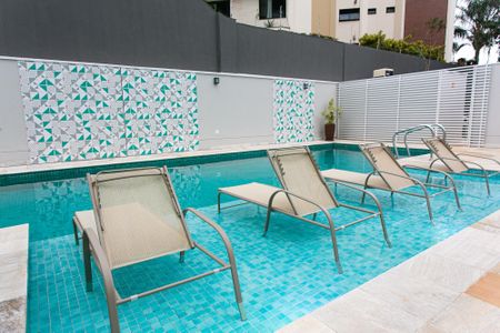 Apartamento à venda com 67m², 2 quartos e sem vagaÁrea comum - Piscina