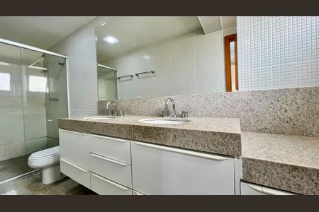 Apartamento à venda com 127m², 3 quartos e 2 vagasSuíte Banheiro