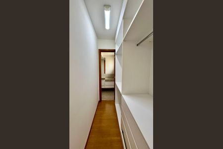 Apartamento à venda com 127m², 3 quartos e 2 vagasSuíte Closet 
