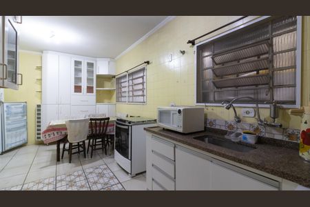 Casa à venda com 312m², 4 quartos e 4 vagasCasa 1 - Cozinha