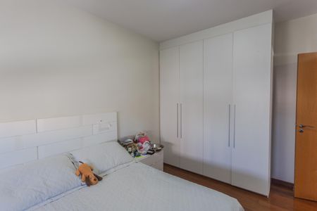 Apartamento à venda com 278m², 4 quartos e 4 vagasSuíte 2