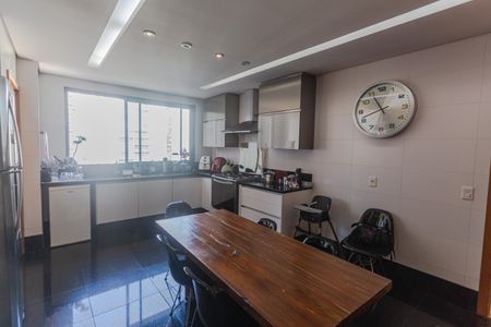 Apartamento à venda com 278m², 4 quartos e 4 vagasCozinha