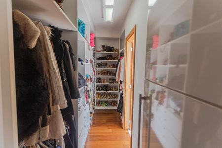 Apartamento à venda com 278m², 4 quartos e 4 vagasCloset 2 da Suíte 1