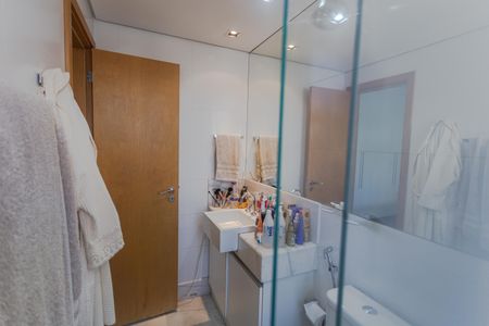 Apartamento à venda com 278m², 4 quartos e 4 vagasBanheiro da Suíte 2