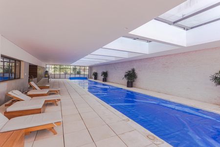 Apartamento à venda com 278m², 4 quartos e 4 vagasÁrea Comum - Piscina 2