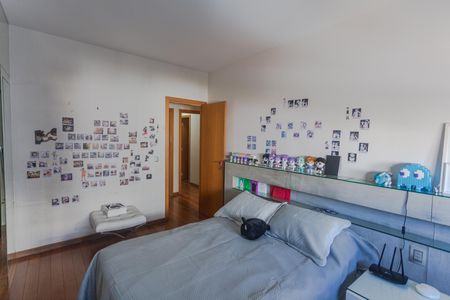 Apartamento à venda com 278m², 4 quartos e 4 vagasSuíte 3