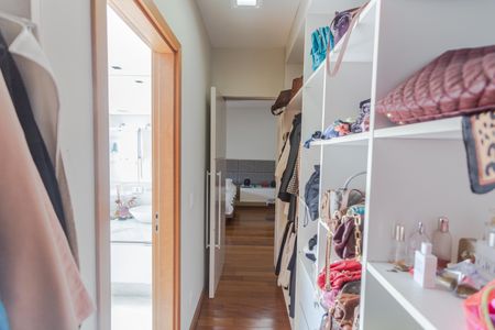 Apartamento à venda com 278m², 4 quartos e 4 vagasCloset 2 da Suíte 1