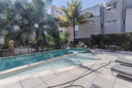 Apartamento à venda com 278m², 4 quartos e 4 vagasÁrea Comum - Piscina 1