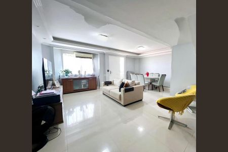 Casa à venda com 130m², 3 quartos e 1 vaga