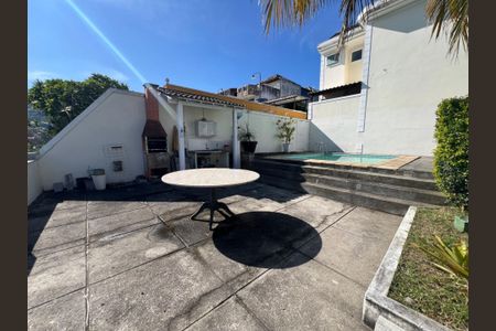 Casa à venda com 130m², 3 quartos e 1 vaga