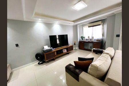 Casa à venda com 130m², 3 quartos e 1 vaga