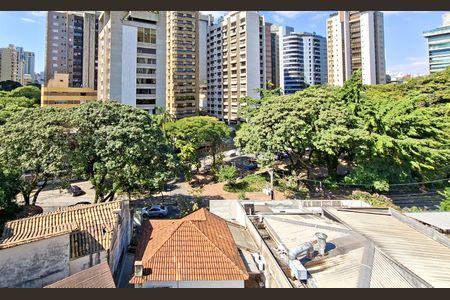 Apartamento para alugar com 240m², 4 quartos e 2 vagasQuarto 1 Vista 