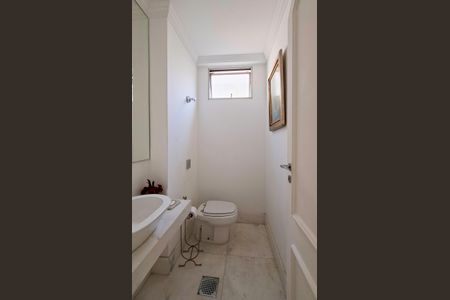 Apartamento para alugar com 240m², 4 quartos e 2 vagasLavabo