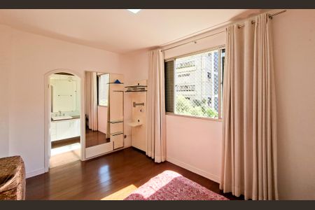 Apartamento para alugar com 240m², 4 quartos e 2 vagasSuíte 2