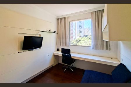 Apartamento para alugar com 240m², 4 quartos e 2 vagasQuarto 2