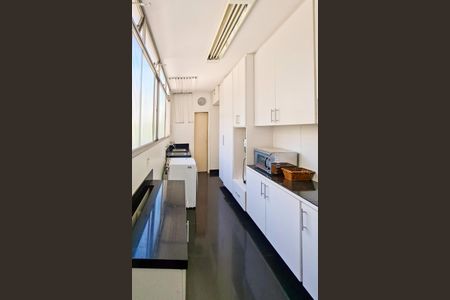 Apartamento para alugar com 240m², 4 quartos e 2 vagasÁrea de Serviço