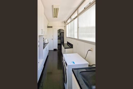 Apartamento para alugar com 240m², 4 quartos e 2 vagasÁrea de Serviço