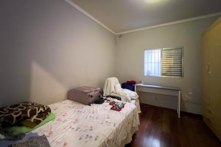 Casa à venda com 315m², 4 quartos e 2 vagasQuarto 2