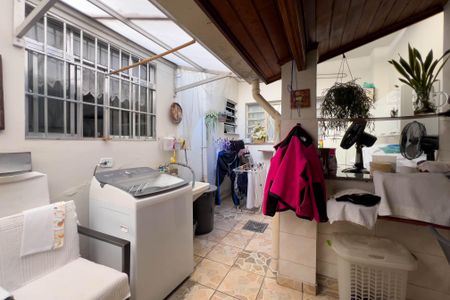 Casa à venda com 315m², 4 quartos e 2 vagasÁrea de serviço