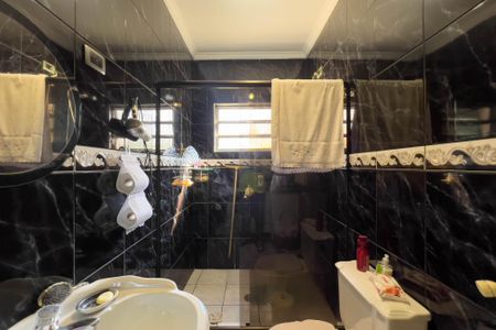 Casa à venda com 315m², 4 quartos e 2 vagasBanheiro da Suíte