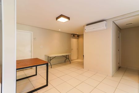 Apartamento à venda com 82m², 3 quartos e 2 vagas Apartamento à venda com 82m², 3 quartos e 2 vagasÁrea comum - Salão de festas