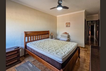 Casa à venda com 150m², 3 quartos e 3 vagasSuite