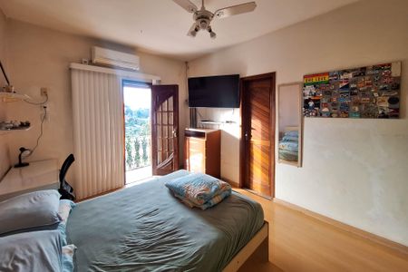 Casa à venda com 400m², 5 quartos e 3 vagas Casa à venda com 400m², 5 quartos e 3 vagasSuíte 3