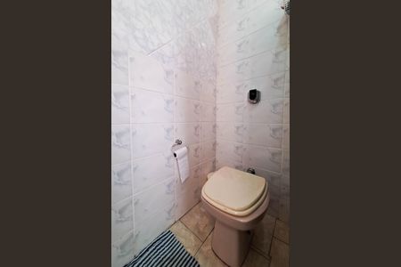 Casa à venda com 400m², 5 quartos e 3 vagas Casa à venda com 400m², 5 quartos e 3 vagasBanheiro 2