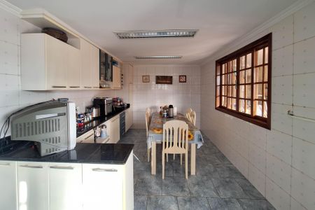 Casa à venda com 400m², 5 quartos e 3 vagas Casa à venda com 400m², 5 quartos e 3 vagasCozinha