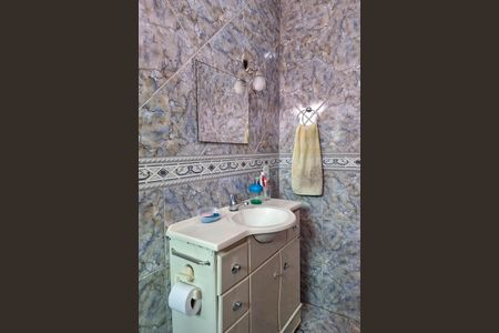 Casa à venda com 400m², 5 quartos e 3 vagas Casa à venda com 400m², 5 quartos e 3 vagasBanheiro 1