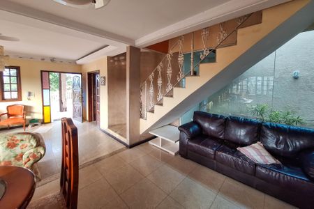 Casa à venda com 400m², 5 quartos e 3 vagas Casa à venda com 400m², 5 quartos e 3 vagasSala 1