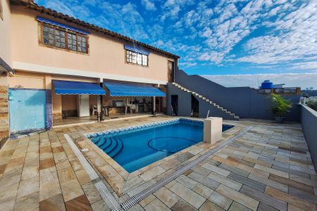 Casa à venda com 400m², 5 quartos e 3 vagas Casa à venda com 400m², 5 quartos e 3 vagasQuintal