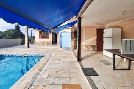 Casa à venda com 400m², 5 quartos e 3 vagas Casa à venda com 400m², 5 quartos e 3 vagasQuintal