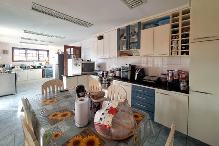 Casa à venda com 400m², 5 quartos e 3 vagas Casa à venda com 400m², 5 quartos e 3 vagasCozinha