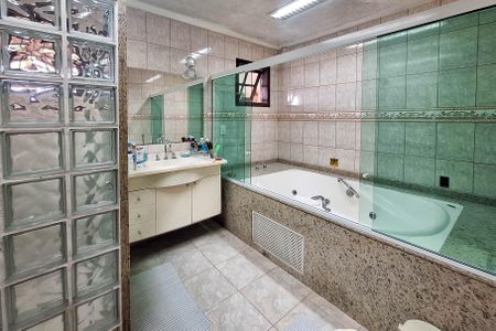 Casa à venda com 400m², 5 quartos e 3 vagas Casa à venda com 400m², 5 quartos e 3 vagasBanheiro da Suíte 2