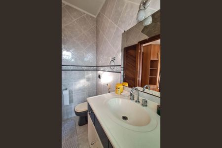 Casa à venda com 400m², 5 quartos e 3 vagas Casa à venda com 400m², 5 quartos e 3 vagasBanheiro da Suíte 1