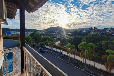 Casa à venda com 400m², 5 quartos e 3 vagas Casa à venda com 400m², 5 quartos e 3 vagasvaranda da Suíte 3