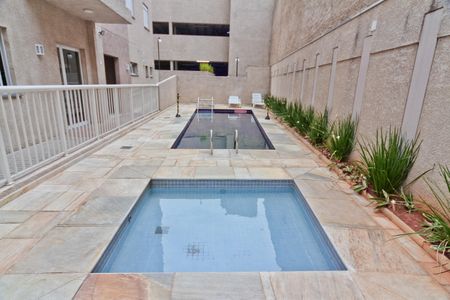 Apartamento para alugar com 40m², 2 quartos e 1 vagaÁrea comum - Piscina