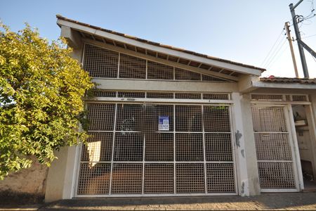 Casa à venda com 300m², 3 quartos e 2 vagasFachada