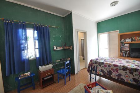 Casa à venda com 300m², 3 quartos e 2 vagasSuíte 2